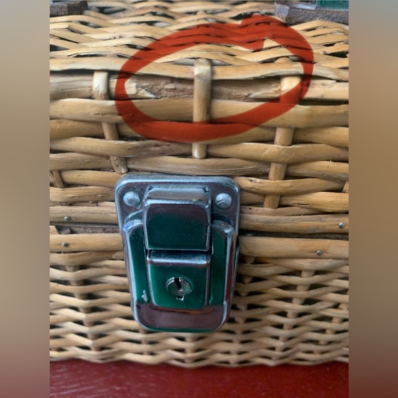 Vintage Handwoven Rattan Crossbody Bag - Picture 5 of 5